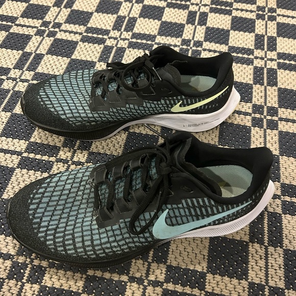 Nike Zoom Pegasus 37 - Women’s U.S. 11 - Picture 1 of 4